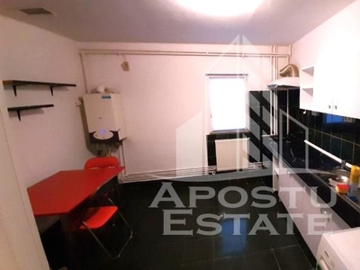 Apartament cu 2 camere, decomandat, situat in zona Girocului