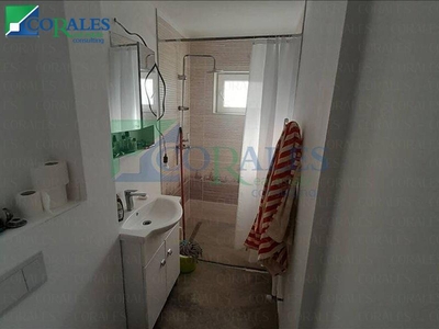 Apartament cu 3 camere. Centrala proprie. Aproape de Parcul Adolescentei.