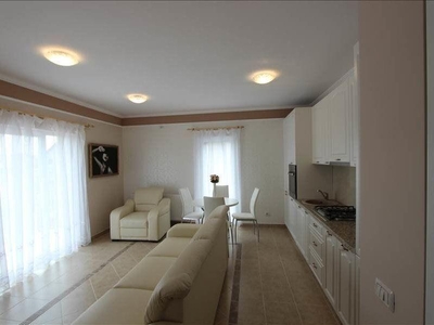 Apartament de 3 camere utilat si mobilat lux / 3 rooms apartment for rent