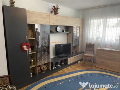 Apartament 3 camere , zona b -dul Independentei , imbunatati