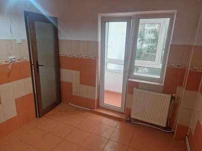 3 camere decomandat, etaj 1, zona Tigarete