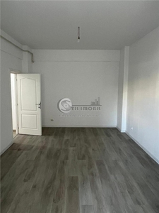 Apartament 3 camere - Capat Pacurari