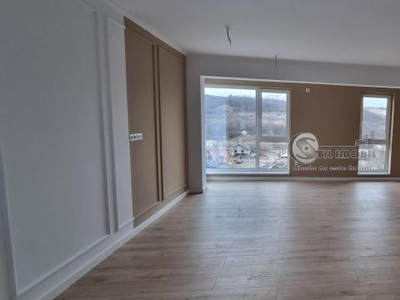 Apartament 3 camere + gradina 120mp