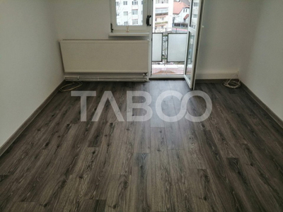 Apartament cu 3 camere recent renovat balcon Mihai Viteazul