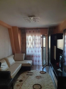 Apartament de 2 camere, decomandat, zona Nicolina