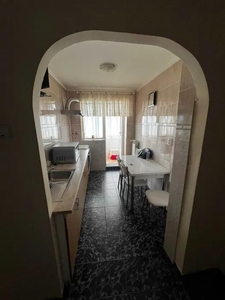 Apartament de 2 camere, decomandat,etajul 7/10, zona Podu Ros