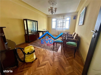 Apartament de inchiriat cu 3 camere, zona Alexandru cel Bun