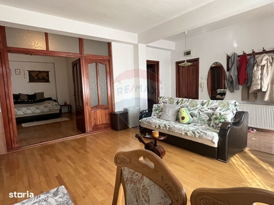 Vand apartament 2 camere, decomandat, Aleea Rogeriu bloc tip E