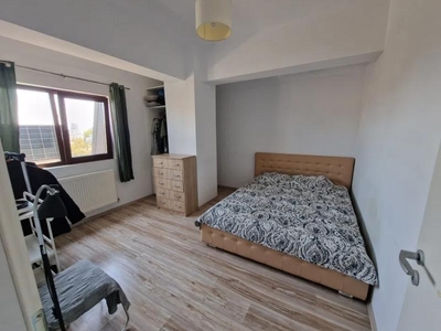 Apartament de vanzare cu 2 camere- Zona Tatarasi