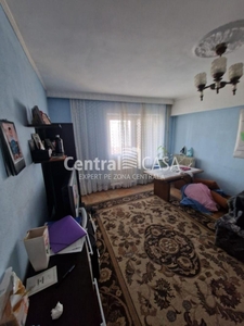 Apartament de vanzare cu 3 camere, Centru Civic