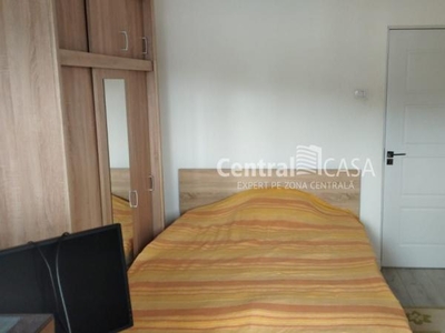 Apartament de vanzare cu 4 camere, PACURARI