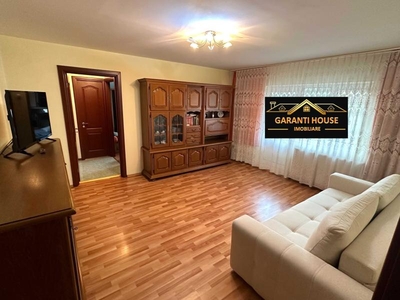 Petru Rares, etaj 1, apartament cu 2 camere, semidecomandat