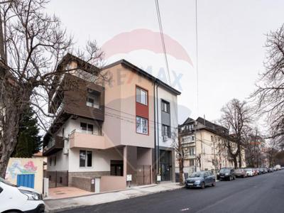 Apartament cu 5 camere de inchiriat in zona Domenii