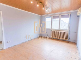 Apartament 3 camere Alexandriei, str. Gutuilor