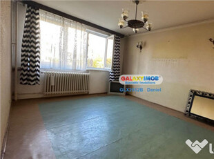 Apartamant 2 camere decomandat etaj intermediar