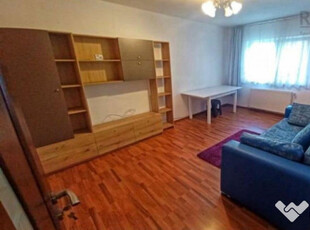 Apartament 2 camere, zona Tractorul