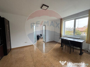 Apartament cu 2 camere de închiriat în zona Central