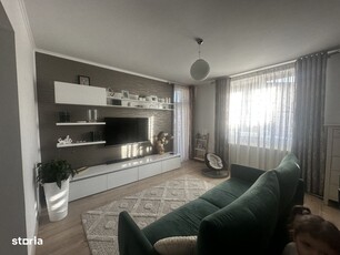 Apartament 3 camere zona Bazar, etaj 4 cu sarpanta