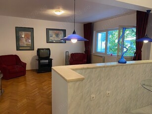 Apartament cu 3 camere ceva mai deosebit si cu o locatie excelenta