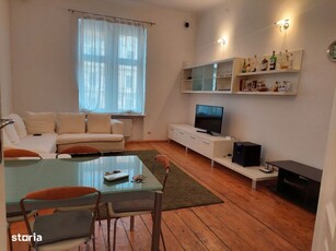 Apartament cu 3 camere la casa pe Bulevardul Victoriei