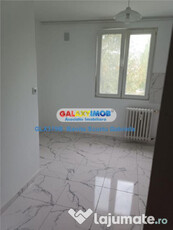 Apartament renovat 3 camere ,etaj 2,Zona OZANA