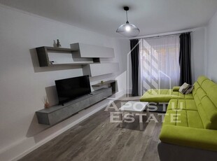 Apartament renovat cu 3 camere,2 bai,Aradului