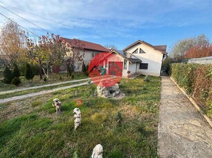 Casa de închiriat 105 mp, 2 camere, curte 300 mp, sistem eco si securitate