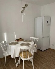 DELFINARIU Chirie Apartament 2 camere pe Blv Mamaia vizavi de McDonalds