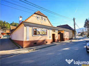 FILM! Casa saseasca, renovata exterior, in centrul localitat