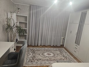 Închiriez apartament cu 4 camere zona Timpuri Noi