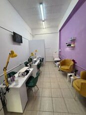 Vand afacere la cheie,salon de manichiura pedichiură zona Crangsi