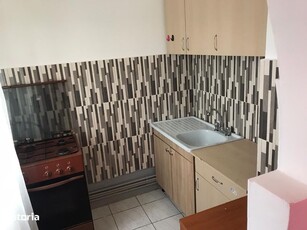 Vand apartament 2 camere pe Dealul Florilor