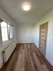 Vand apartament 3 camere!