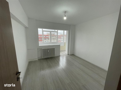 Apartament 3 camere, scara interioara, Centru