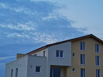 Apartament 3 camere bloc nou Sanpetru zona Primaverii