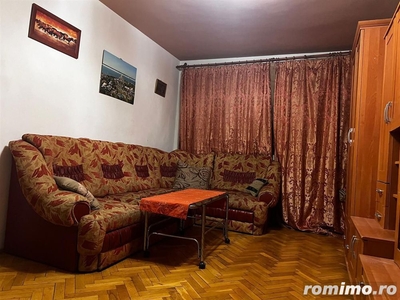 Apartament cu 3 camere, zona Olimpia