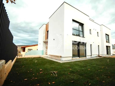 Casa in duplex cu garaj | Zona de case noi a cartierului Gruia!