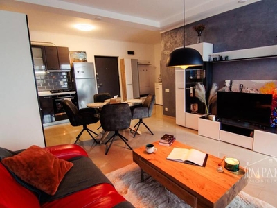 Inchiriez apartament 3 camere - Lux , Calea Turzii