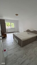 Apartament cu trei camere, zona Racadau 76 mp