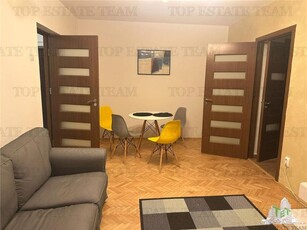 Apartament 2 camere de vanzare in zona Pajura