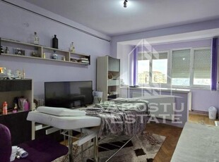 Apartament 2 camere, decomandat, centrala proprie, zona Gheorghe Lazar