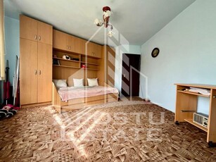 Apartament 2 camere , decomandat , zona Bucovina