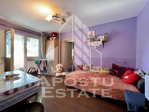 Apartament 2 camere, etajul intai, Complexul Studentesc