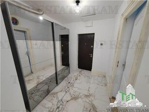 Apartament 2 camere transformat in 3 camere