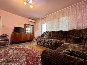 Apartament 3 camere, centrala proprie, zona Girocului