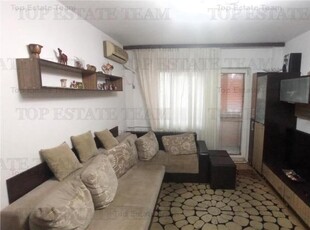 Apartament 3 camere de vanzare, zona Stefan cel Mare