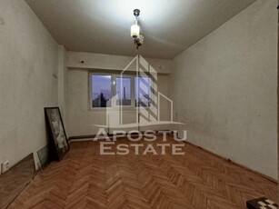 Apartament 3 camere, decomandat, centrala proprie, zona C.alea Sagului