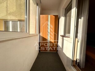 Apartament 3 camere, decomandat, centrala proprie, zona Girocului