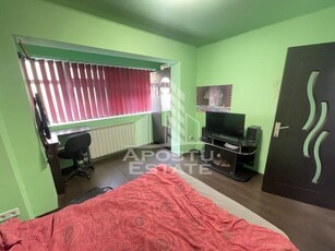 Apartament 3 camere, decomandat, etaj Parter, pe Take Ionescu