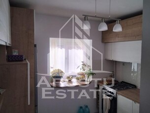 Apartament 3 camere, etaj intermediar, centrala proprie, zona Aradului